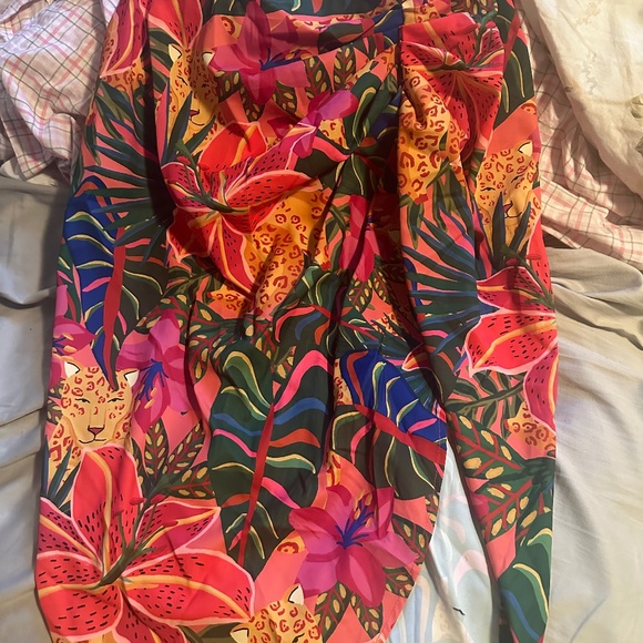 Skirt cover up - Picture 1 of 5